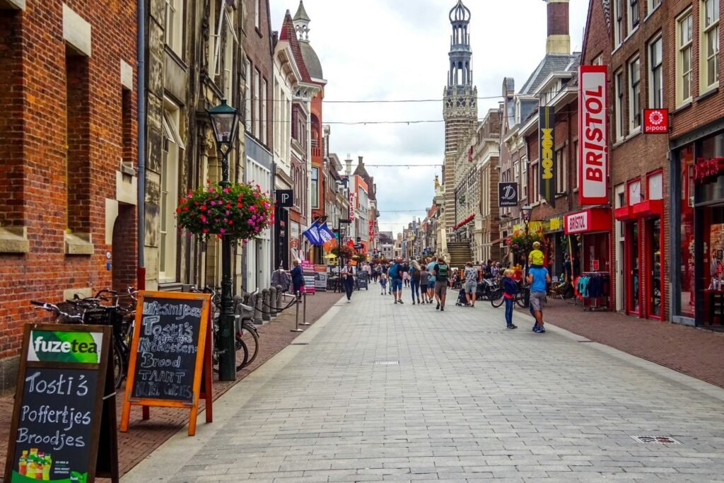 De Markt van Roermond, het kloppend hart van de stad