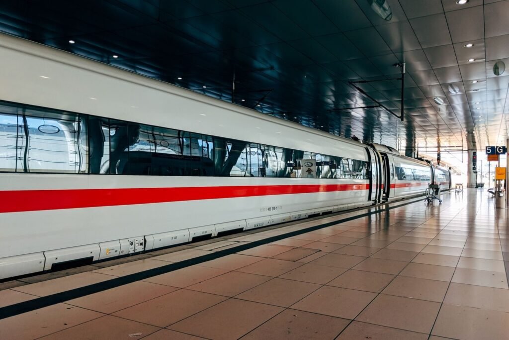 Met de trein vanuit Roermond, verbindingen en reistijden